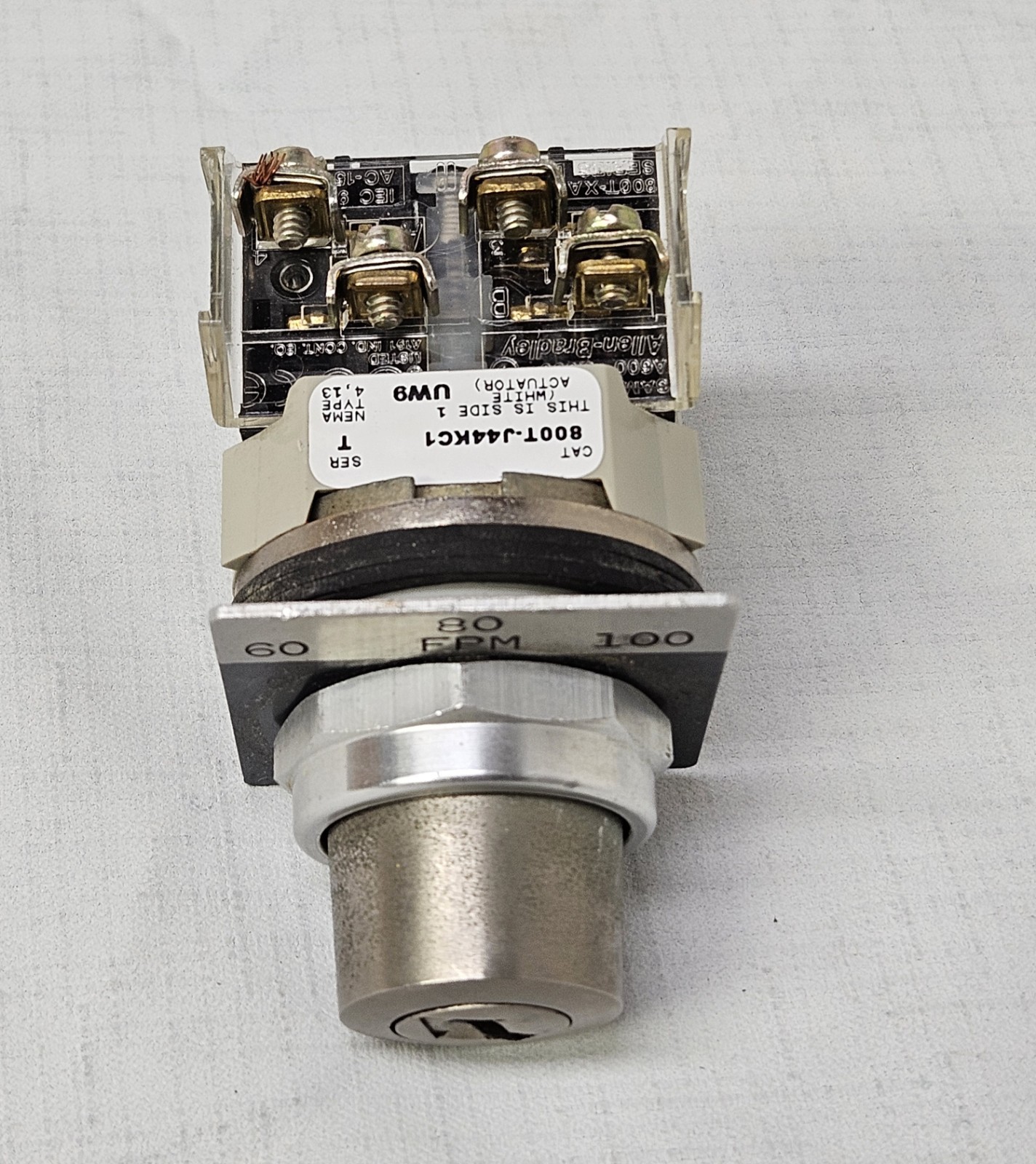 Allen Bradley 800T-J44KC1 3-Position Keyed Selector Switch Series T 30mm 🇺🇸