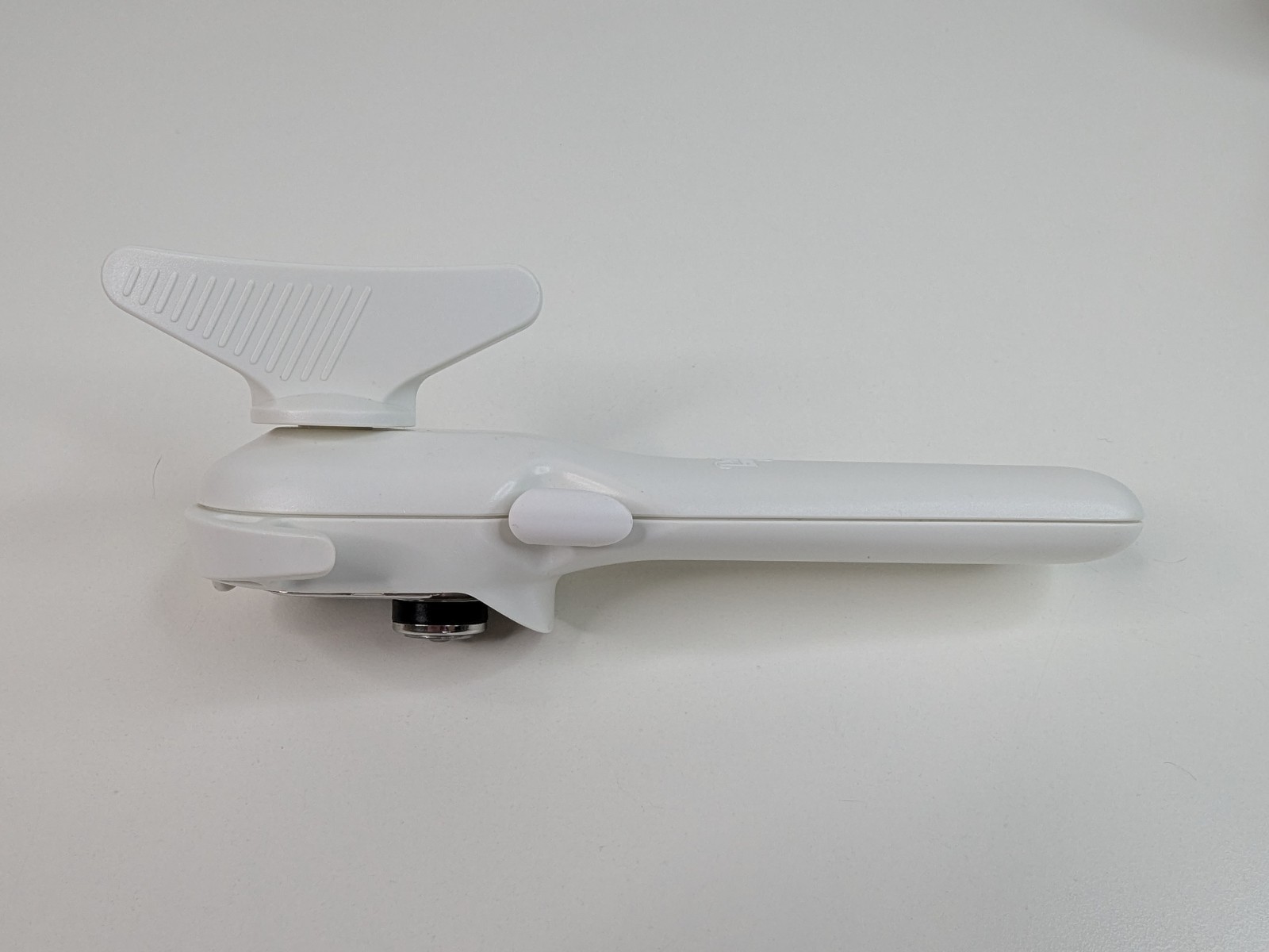 Pampered Chef Smooth Edge Can Opener #2759 White Handheld Manual Opener