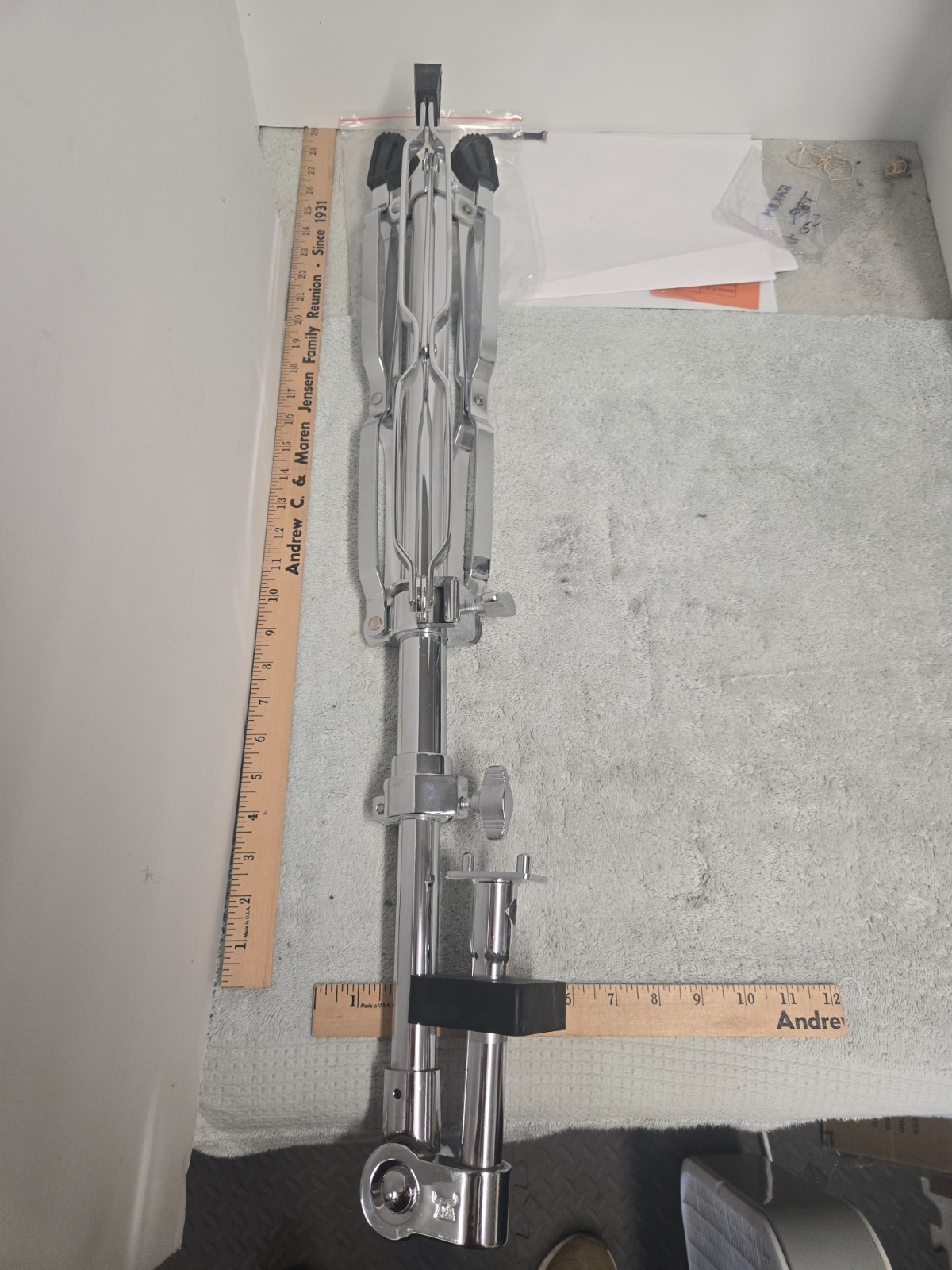 hardware, tri pod stand, 3 joint areas for adjustment, used, unbranded, drum