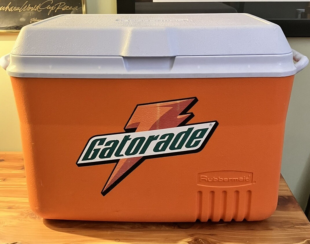 VTG 90s Large 48 Qt Double Handled Orange Gatorade Cooler Rubbermaid 22x16x14”