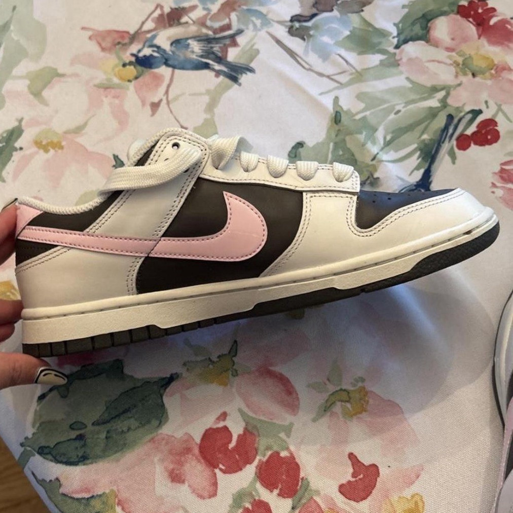 Nike Dunk Low Unisex Colorblock Sneaker White Black Pink Lace-Up Low Top