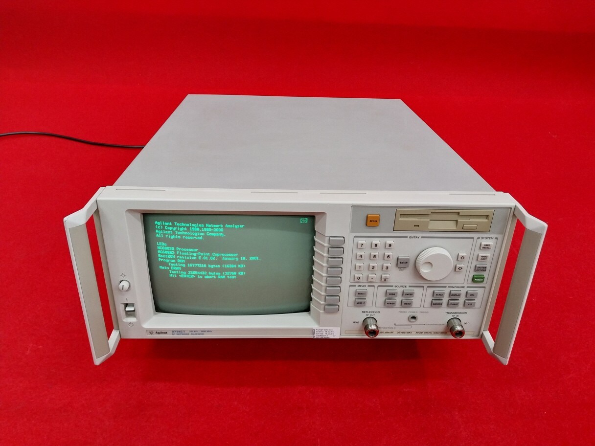 Agilent 8714ET. 300KHz-3000MHz RF NETWORK ANALYZER