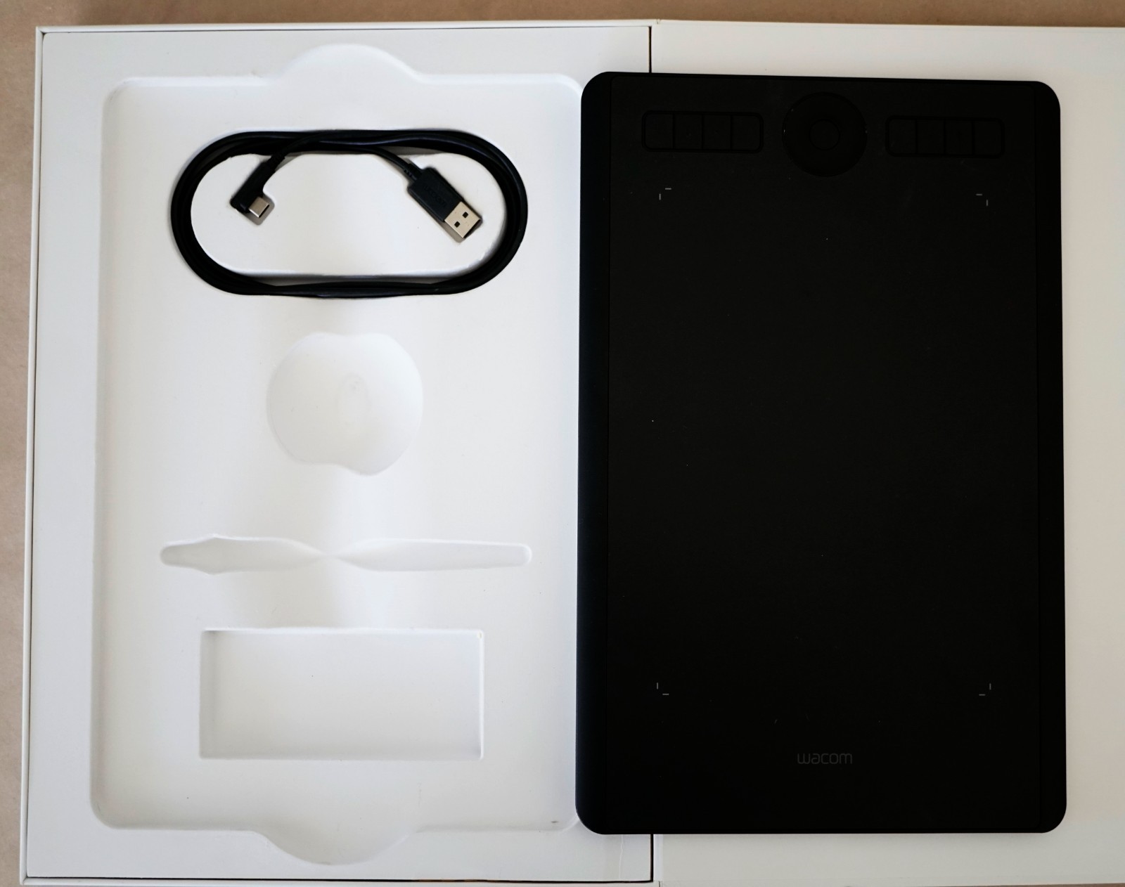 GENUINE Wacom Intuos Pro PTH-660 Medium Graphics Bluetooth DRAWING TABLET ONLY
