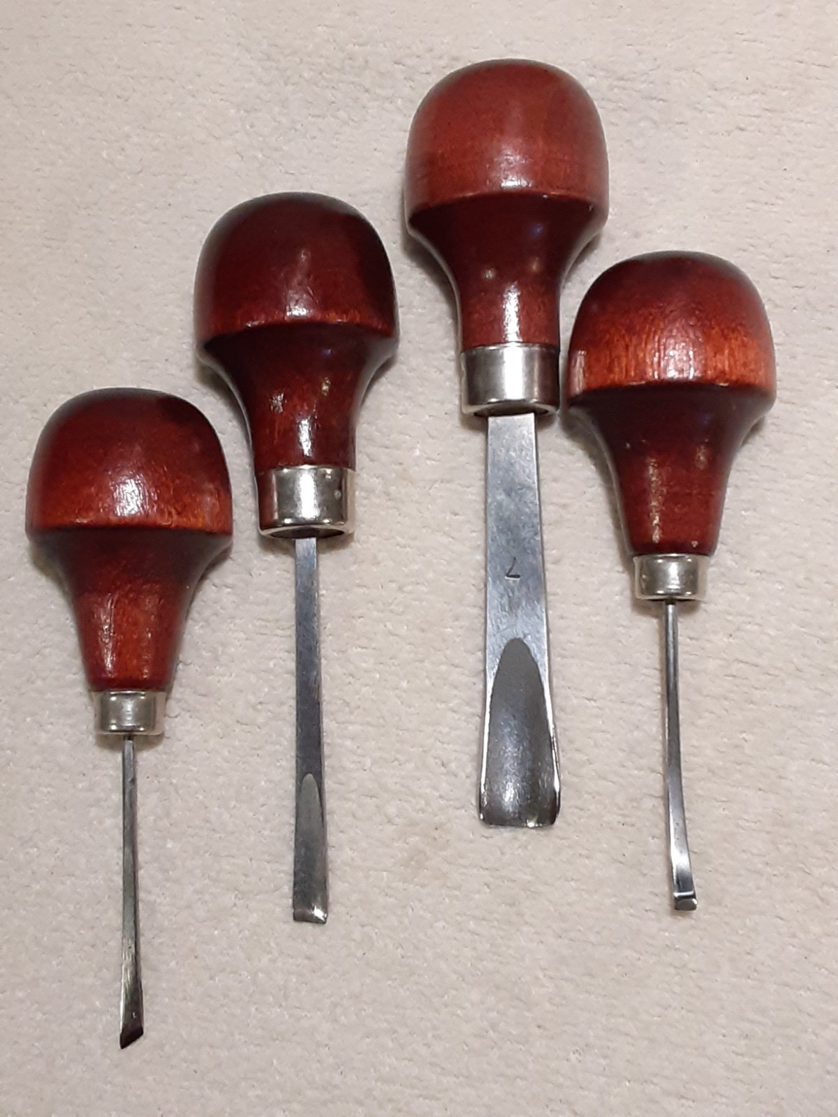 Lot Of Mixed Brands Woodcarving Whittling Chisels Knives