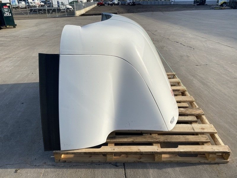 2016 Cab Wind Deflector for Kenworth T680 (662-10089)
