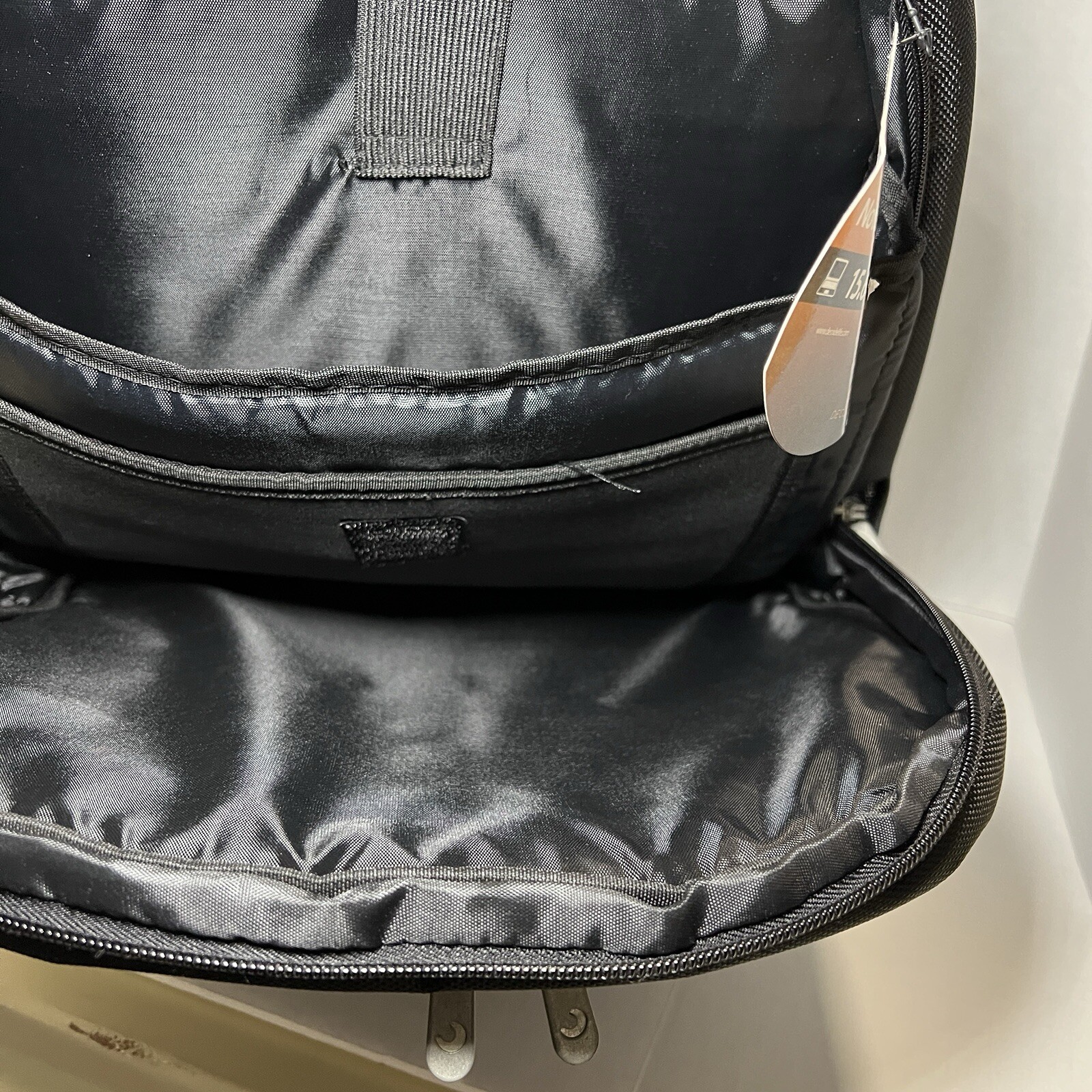 Decode Notebook Backpack Black In Excellent Condition Preowned.