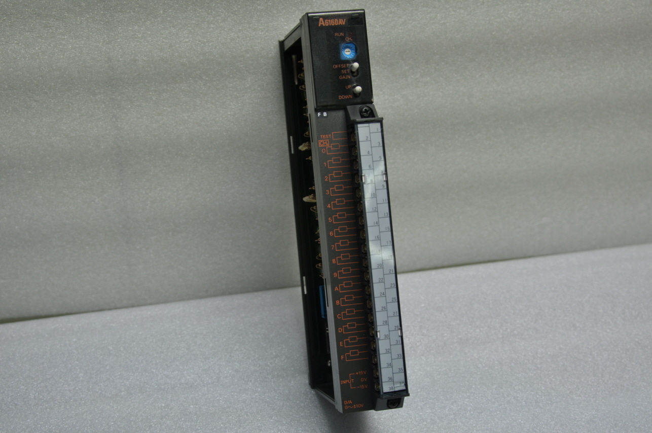 MITSUBISHI MELSEC PROGRAMMABLE CONTROLLER A616DAV