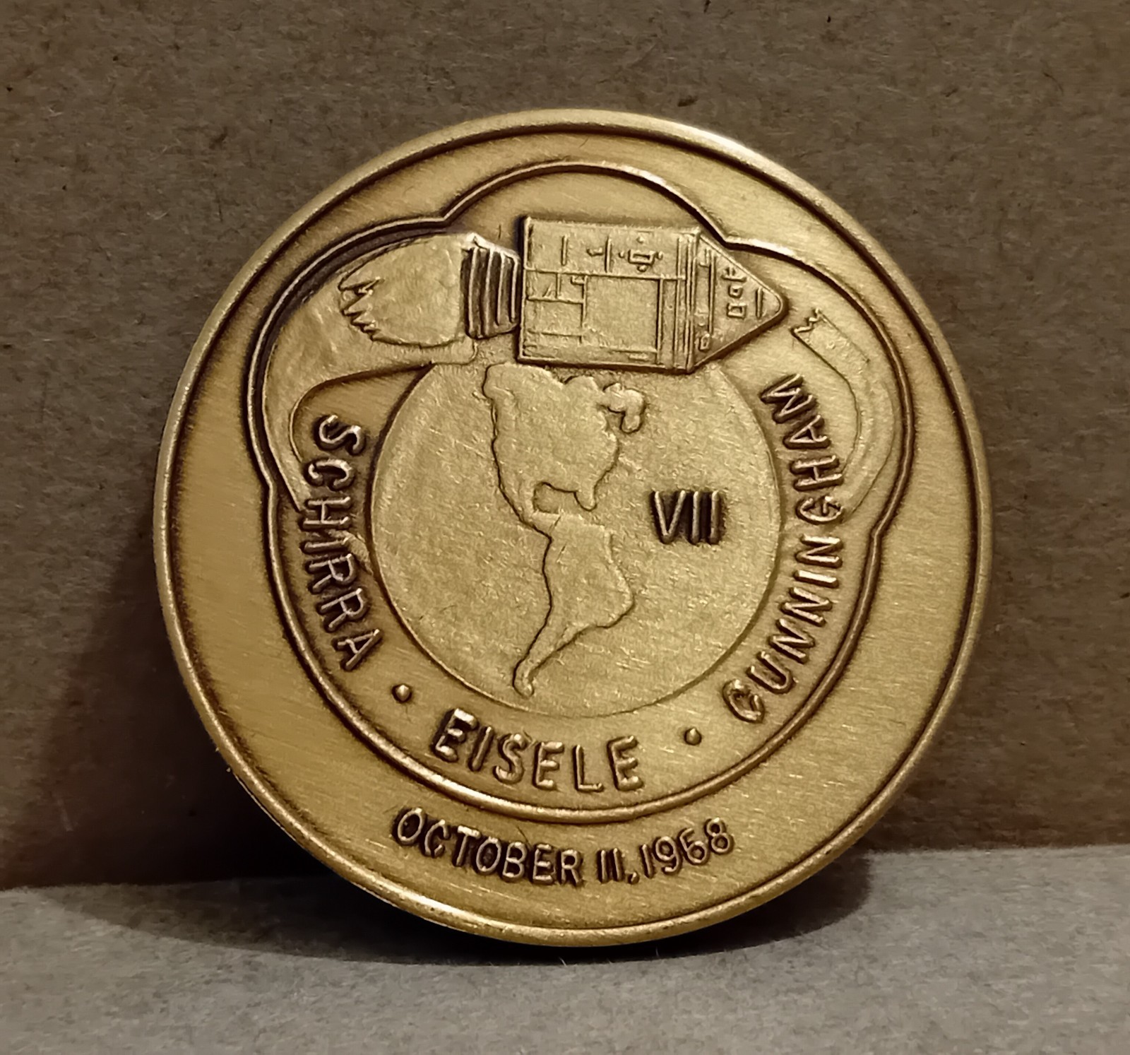 1972 USA Apollo Series Space Crew Emblems Medallion - 1968 Apollo VII ( 7 )