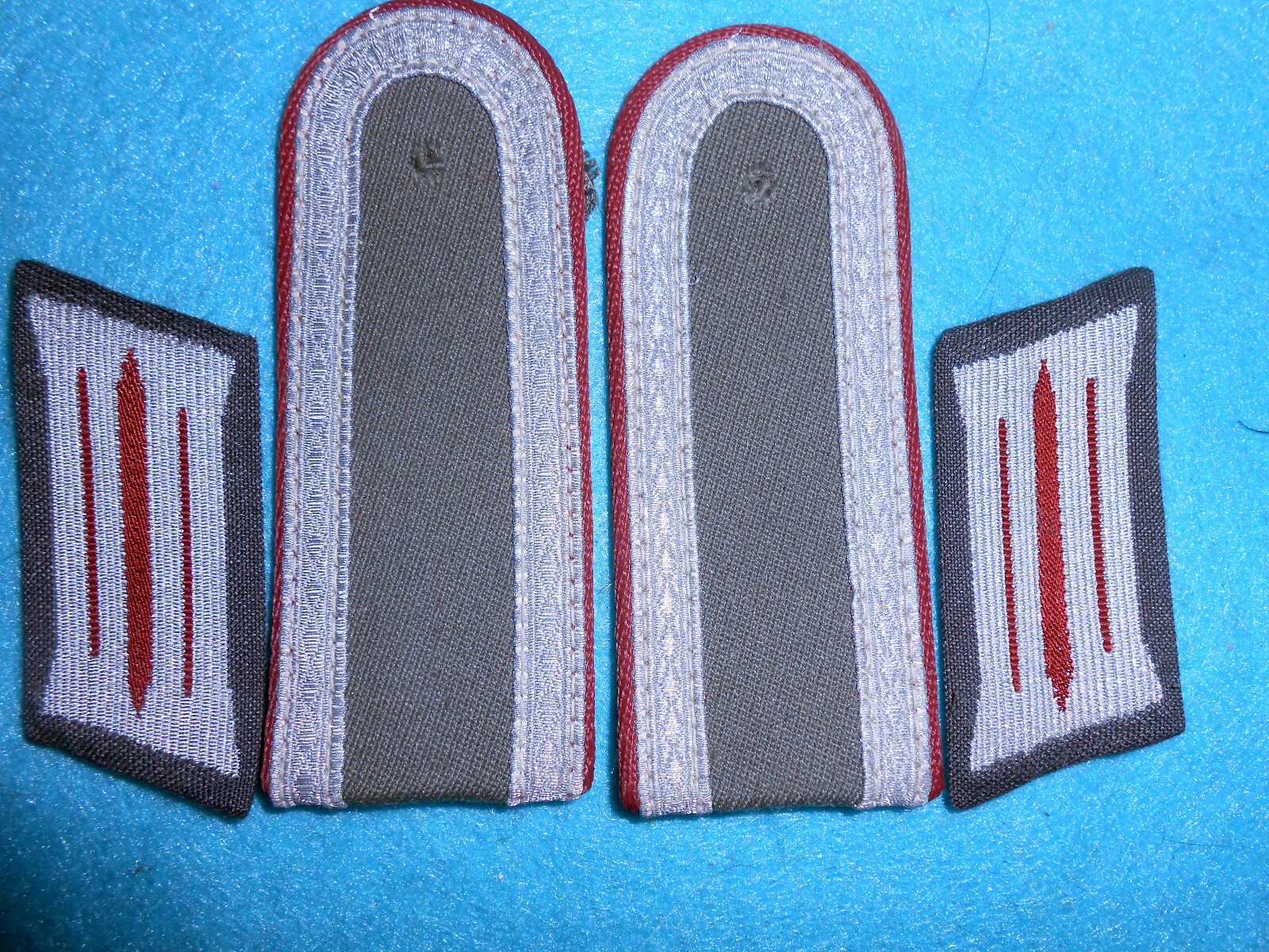 FS02 Pair of East German STASI shoulder boards & collar tabs of an unteroffizier