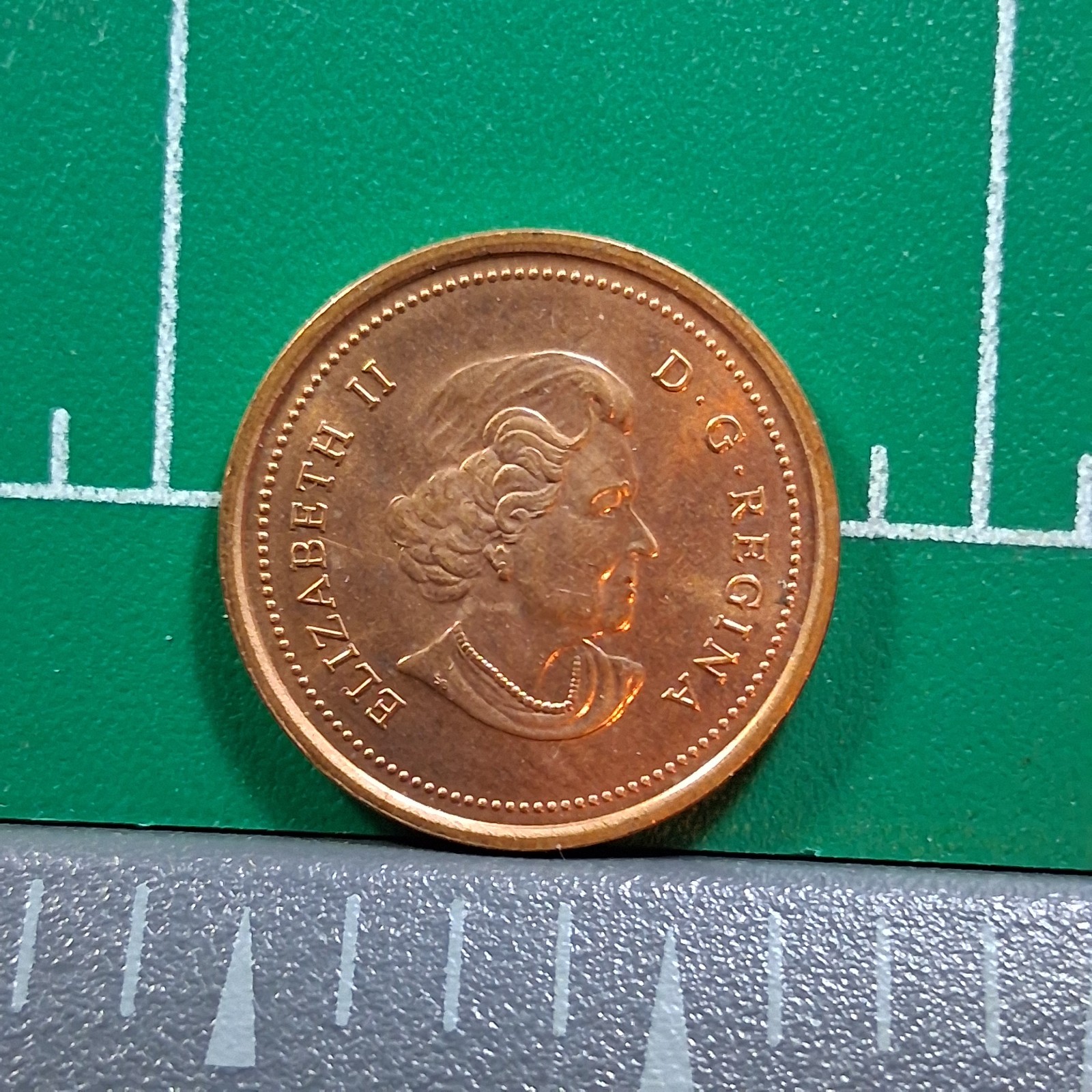 2005 Canada Elizabeth II / Maple Leaf Twig 1 Cent Currency Coin