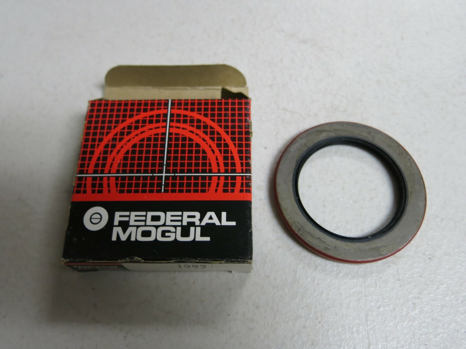 Federal Mogul Oil Seals 2 Pcs fits 1960-2004 Mercedes BMW (1992)