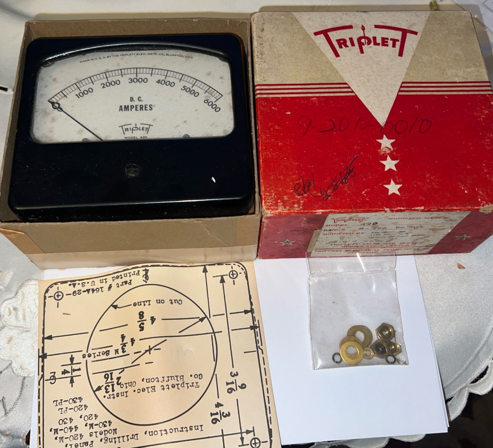 Triplett Model 420 D.C. Amperes panel meter, 0-6000