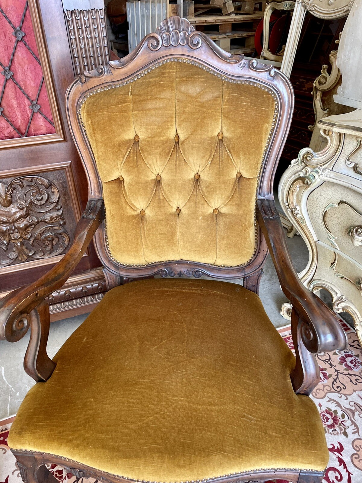 PAIR OF LUIGI FILIPPO ARMCHAIRS IN WALNUT WOOD AND VELVET '900