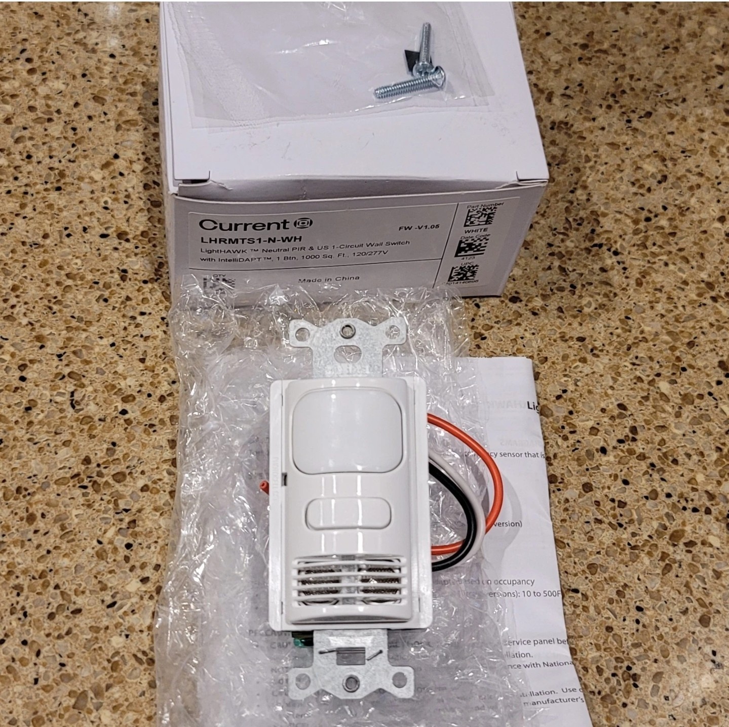 Hubbell LHRMTS1-N-WH LightHAWK Neutral PIR & US w/IntelliDAPT Wall Switch Sensor