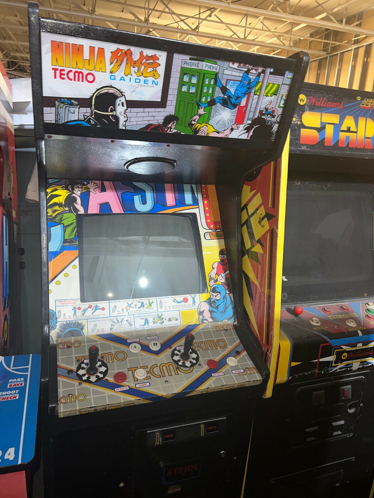 NINJA GAIDEN ARCADE MACHINE by TECMO (Excellent Condition) *RARE*