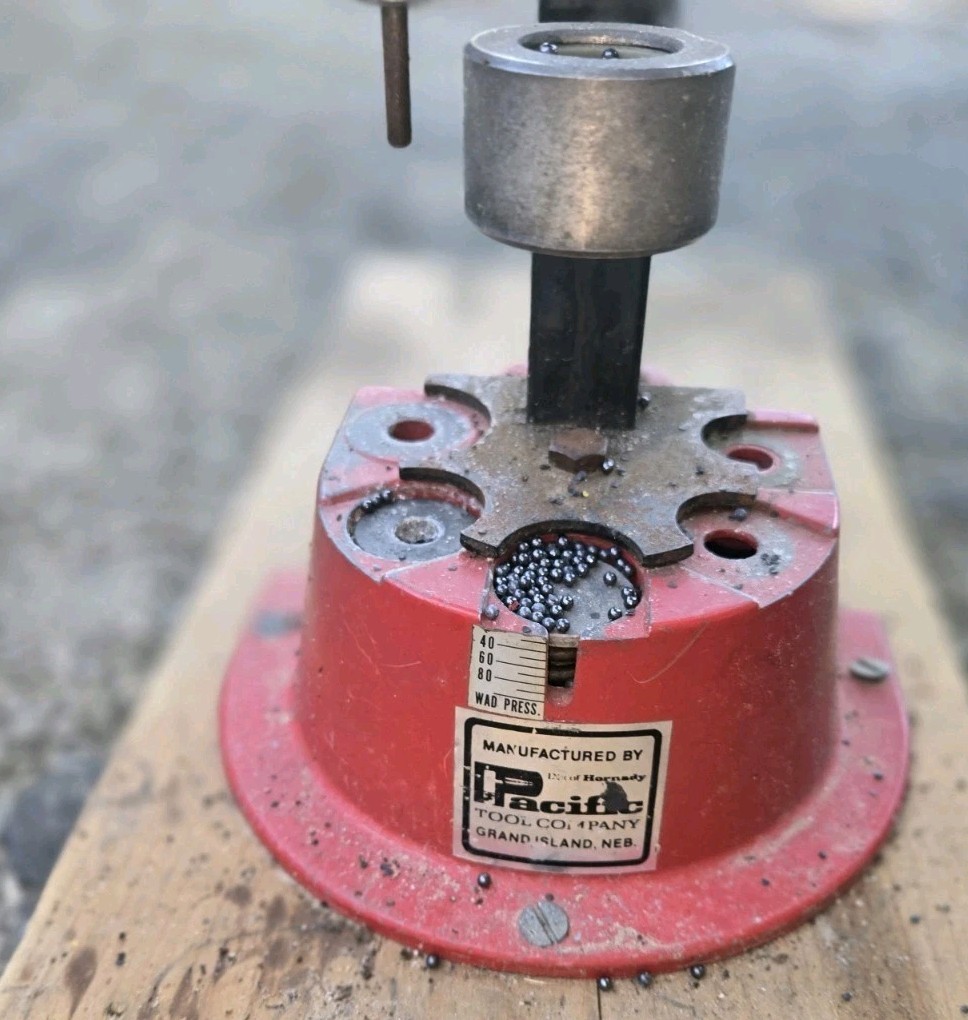Vintage Pacific Tool Company DL-105 Shotgun Shell Reloader
