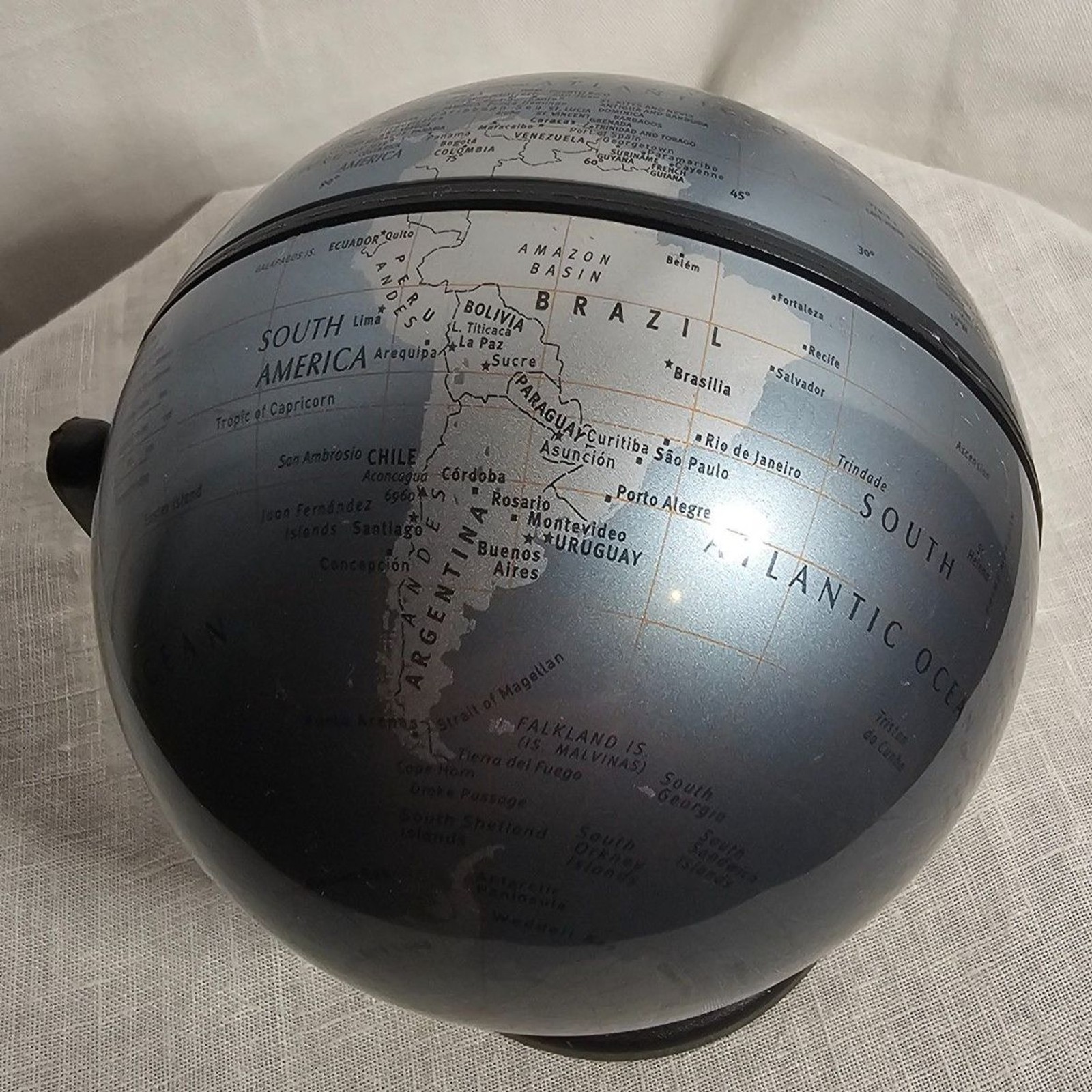 Replogle Small Earth Globe Desk Top Size Spins Revolves Very Detailed 2001