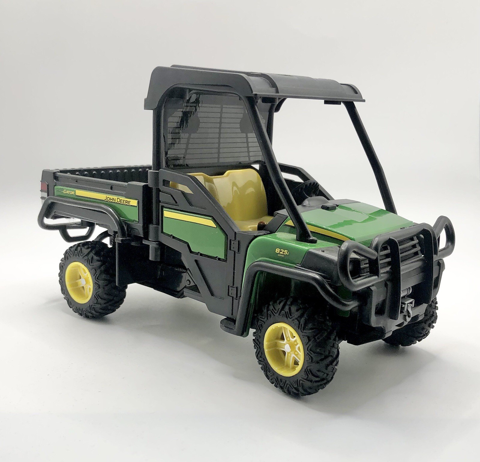 John Deere 825i DOHC Toy Gator With Working Lights & Sound