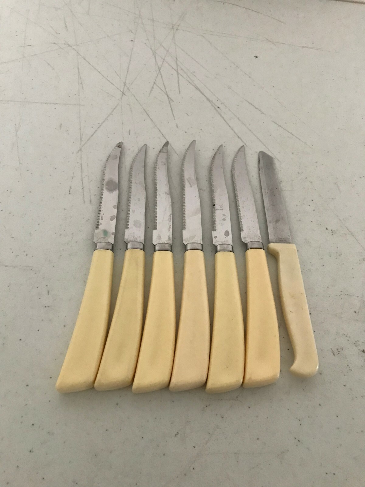 SET OF 7 QUIKUT SERRATED STEAK KNIVES STAINLESS USA 8"