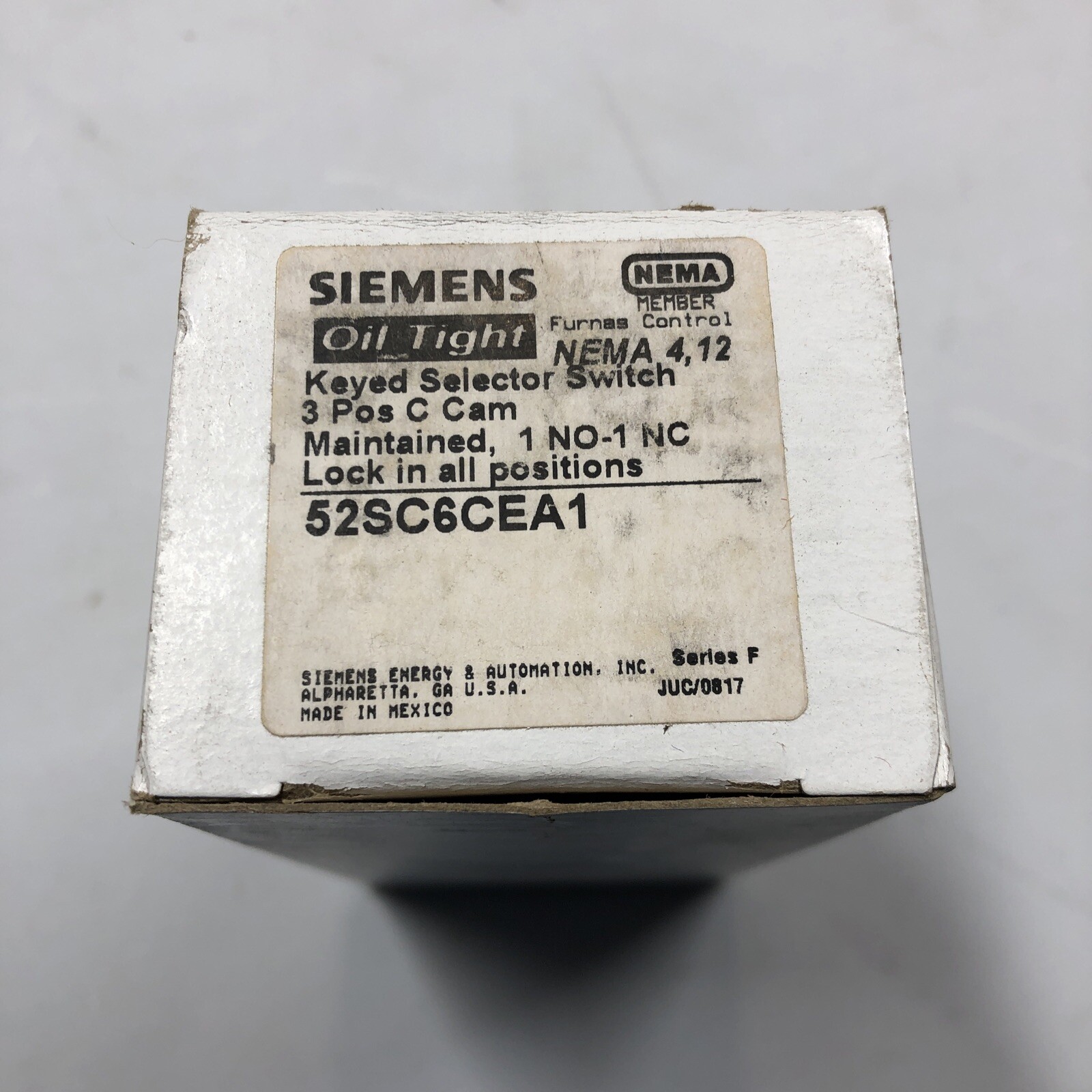 NEW  SIEMENS AUTOMATION OIL TITE KEYED SELECTOR SWITCH 52SC6CEA1
