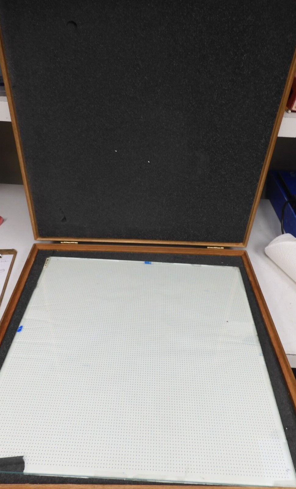 22" x 22" - Glass Artifact/Optical Calibration Grid Standard in case - PM59
