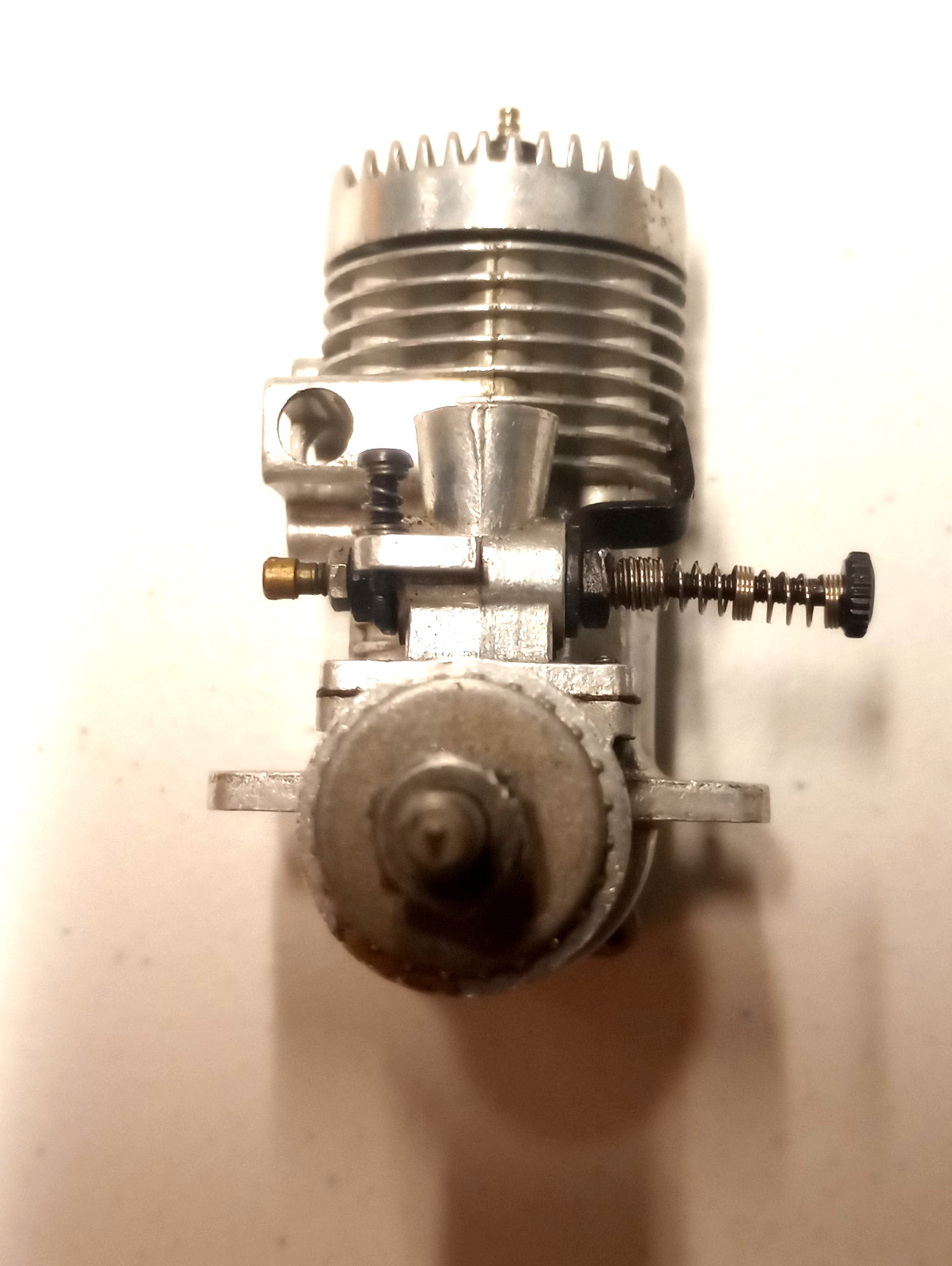 Vtg Fox 19 RC CL Glow Plug Model Airplane Engine Strong Compression!