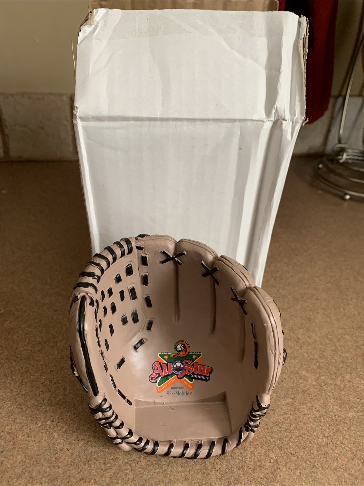 2010 LI LONG ISLAND DUCKS ATLANTIC ALL STAR SUMMER CERAMIC BASEBALL GLOVE VIP