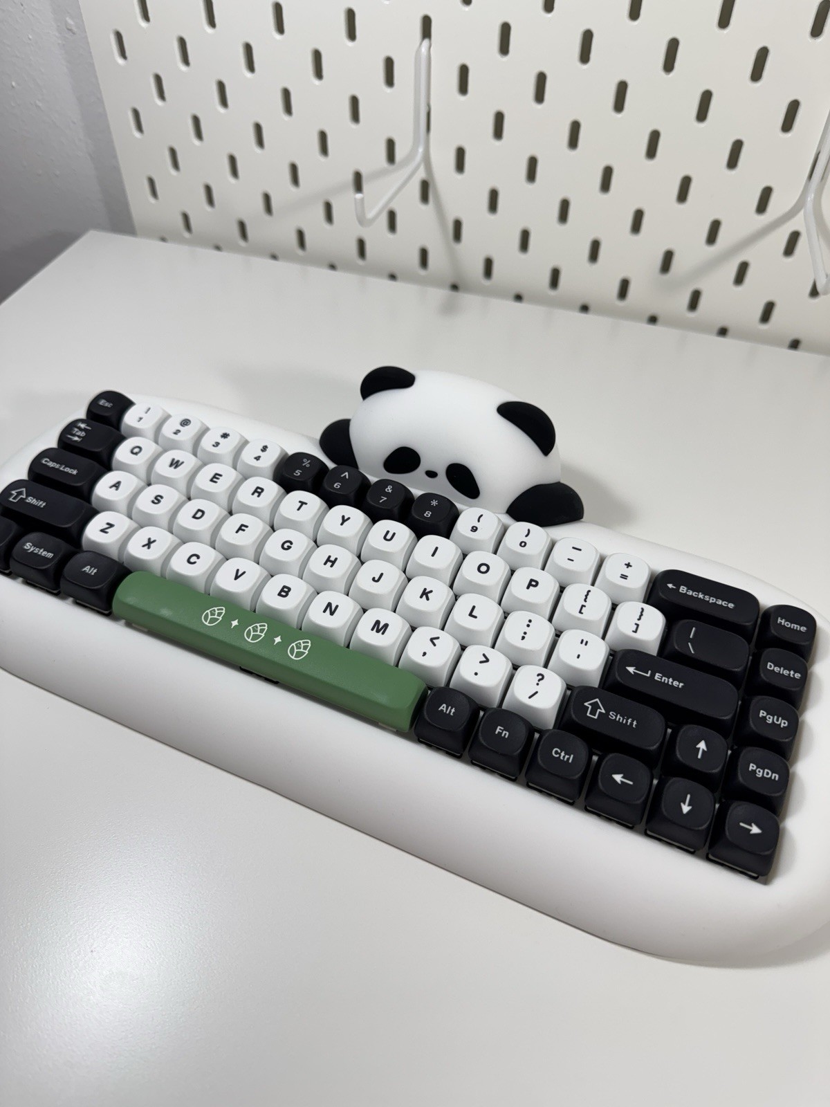 YUNZII Mechanical Keyboard Wireless RGB Backlit White Black Green QWERTY Layout