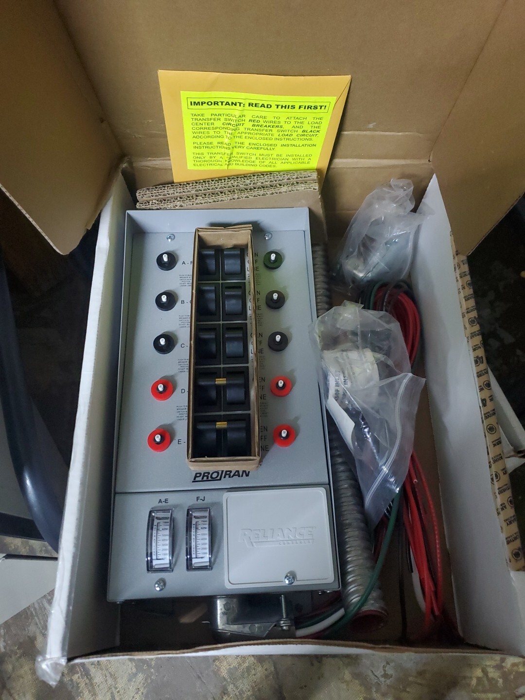 Reliance Loadside Prewired Generator Transfer Switch, 10 Circuits, 125/250