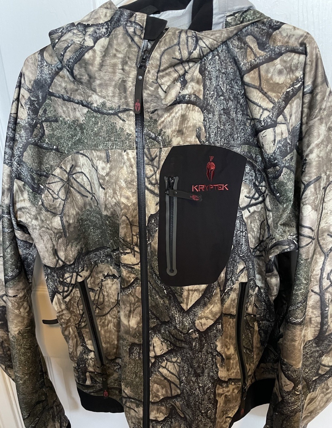 Kryptek DNA XL Rain Jacket. Great Condition with Hood.