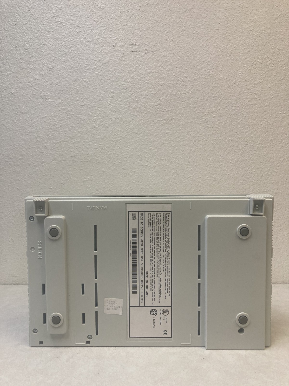 3COMTP/12 PORT ETHERNET HUB (UNTESTED)