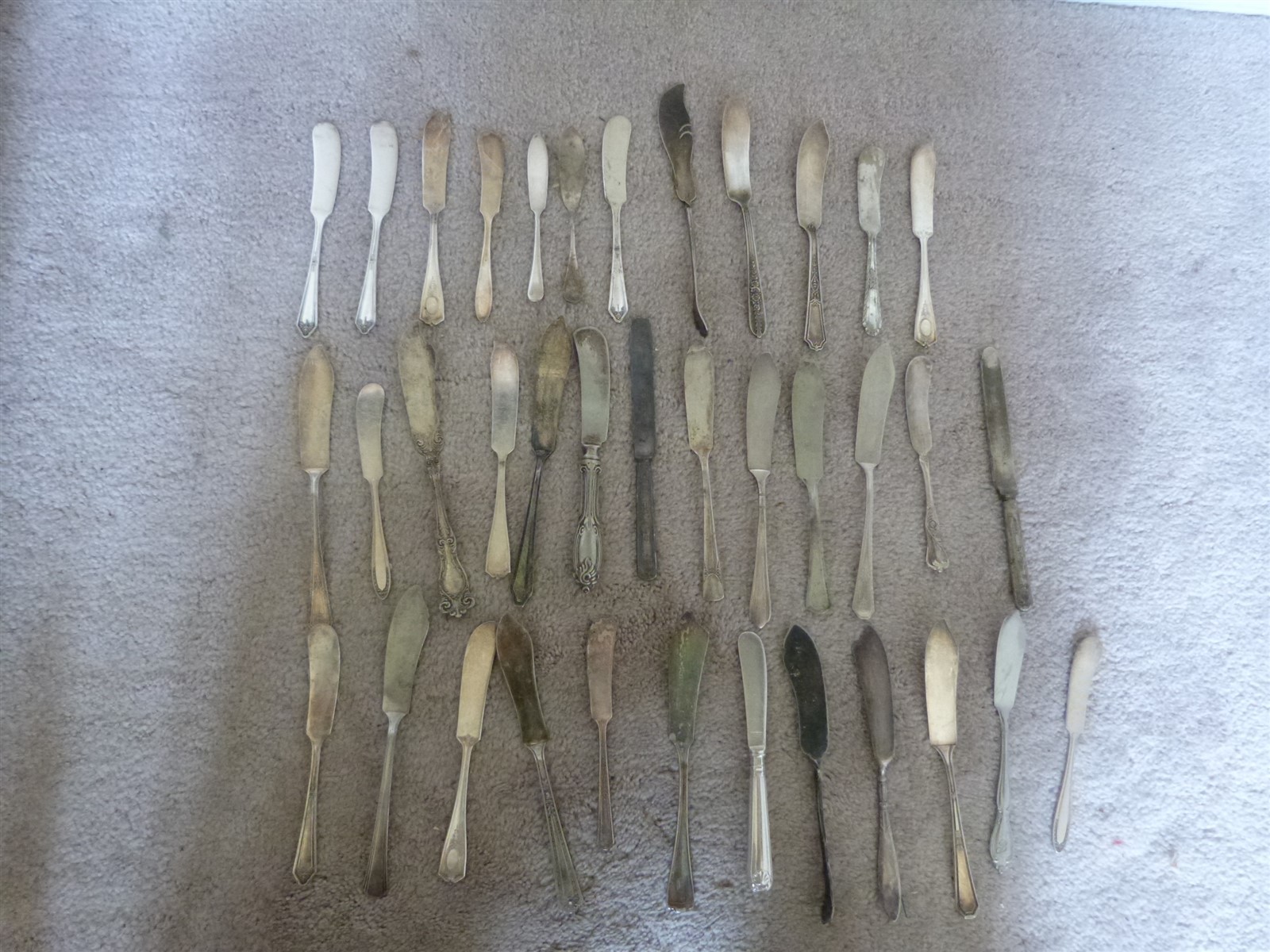 Lot of 35+ Silver Plate BUTTER KNIVES for Crafts Art Jewelry Various Patterns