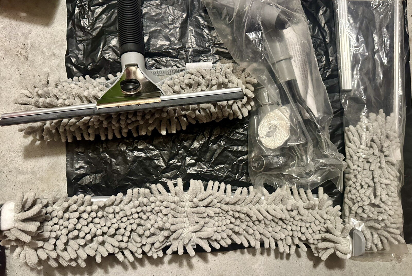 Frontgate REPLACEMENT DUSTER, SQUEEGEE, LIGHT BULB KIT  **BUNDLE**