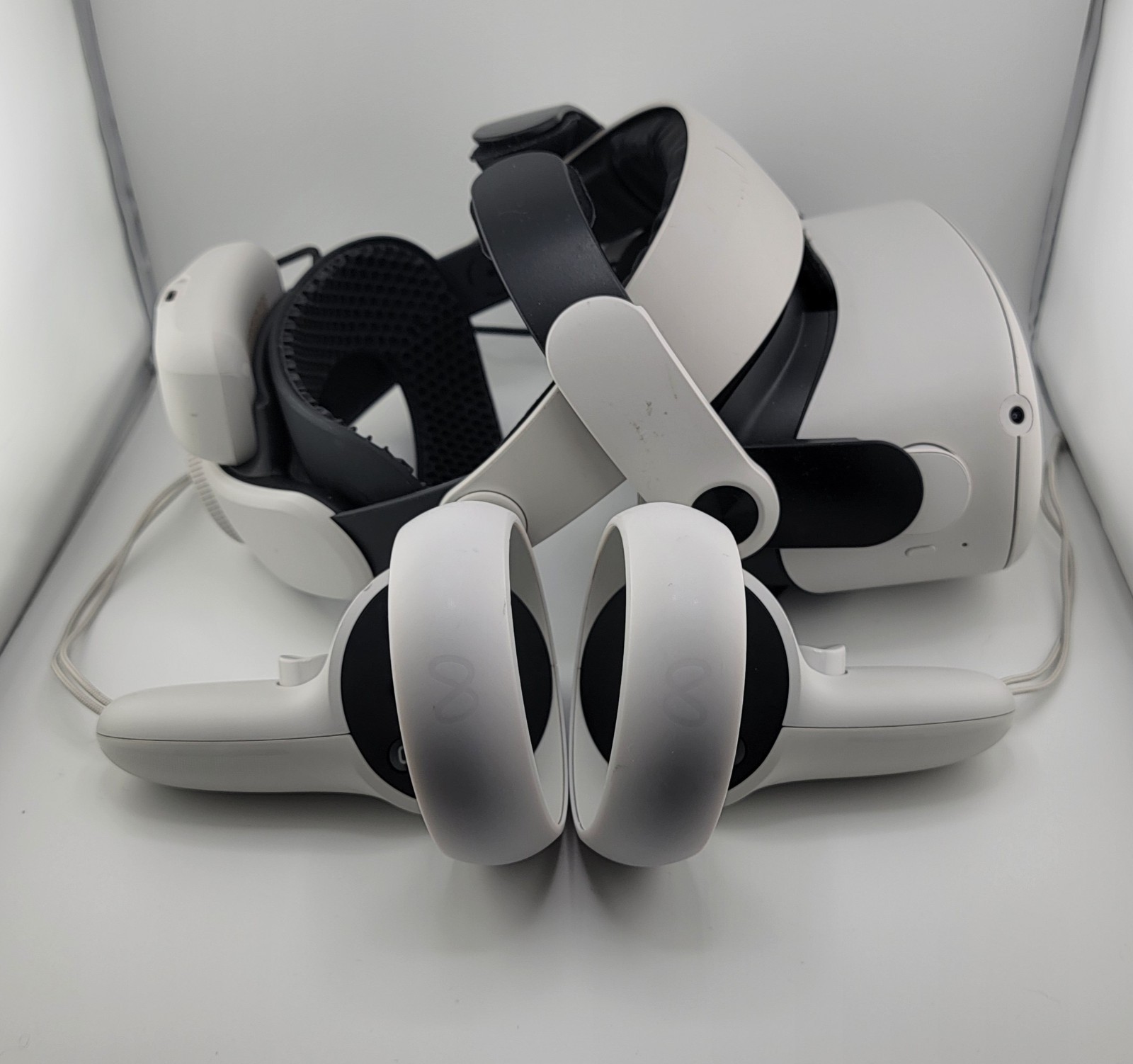 Meta Quest 2 Virtual Reality Headset 128GB White - No Power Adapter