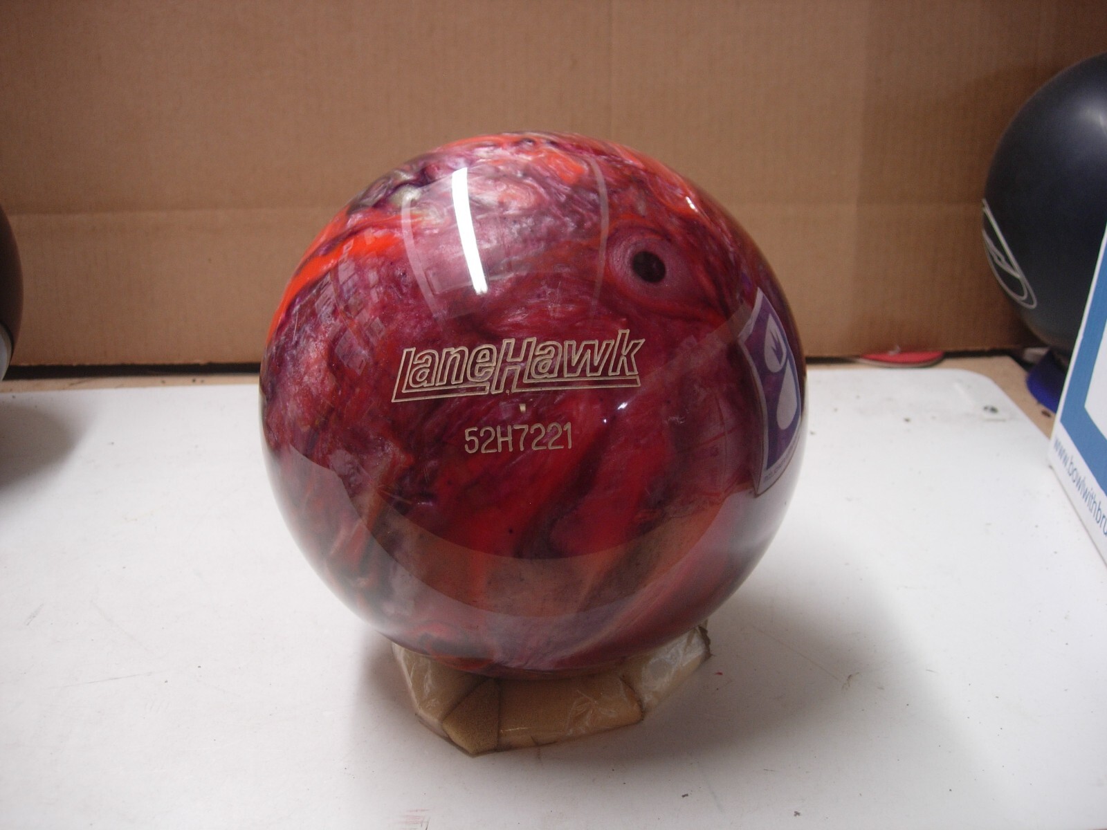 g5 12# 8oz Lanehawk POLYESTER bowling Ball never drilled Purple/Red/Silver