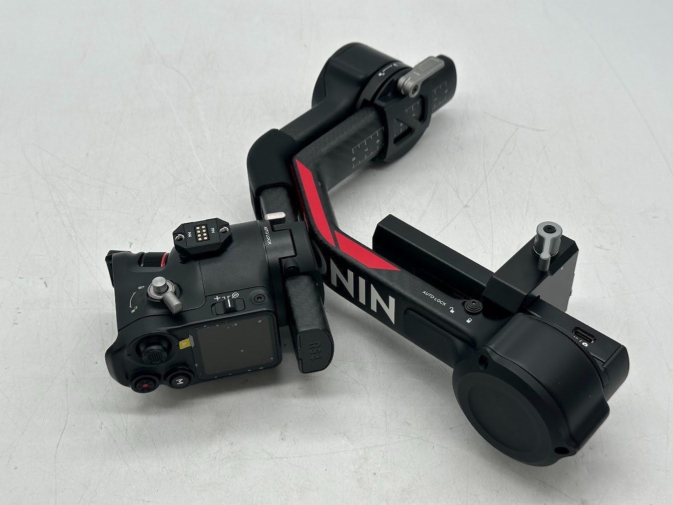 DJI RS 4 Pro Gimbal Stabilizer Combo