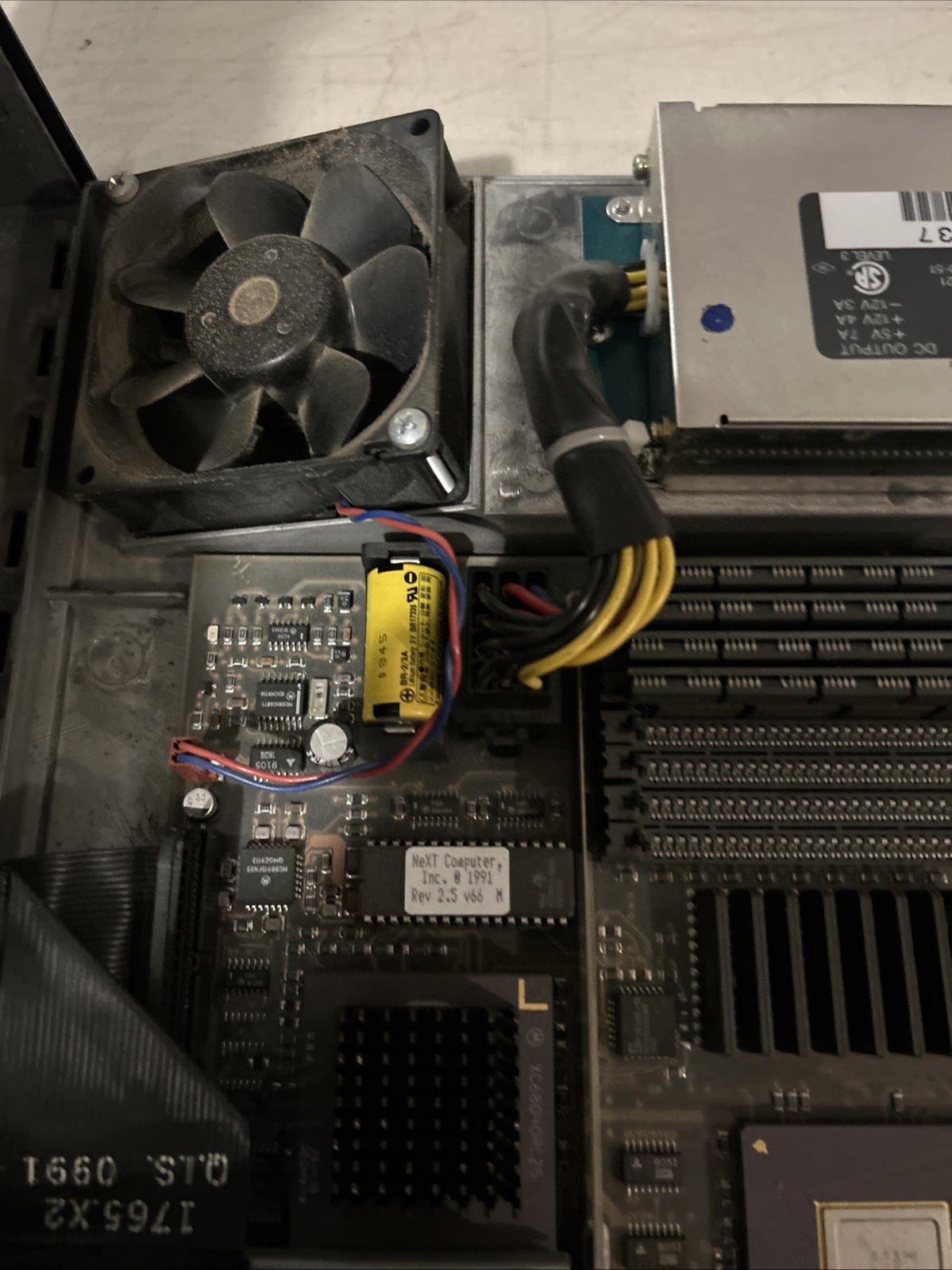 NeXT Computer NeXTstation Mono Model N1100 - Incomplete Powers Up - As Is Read