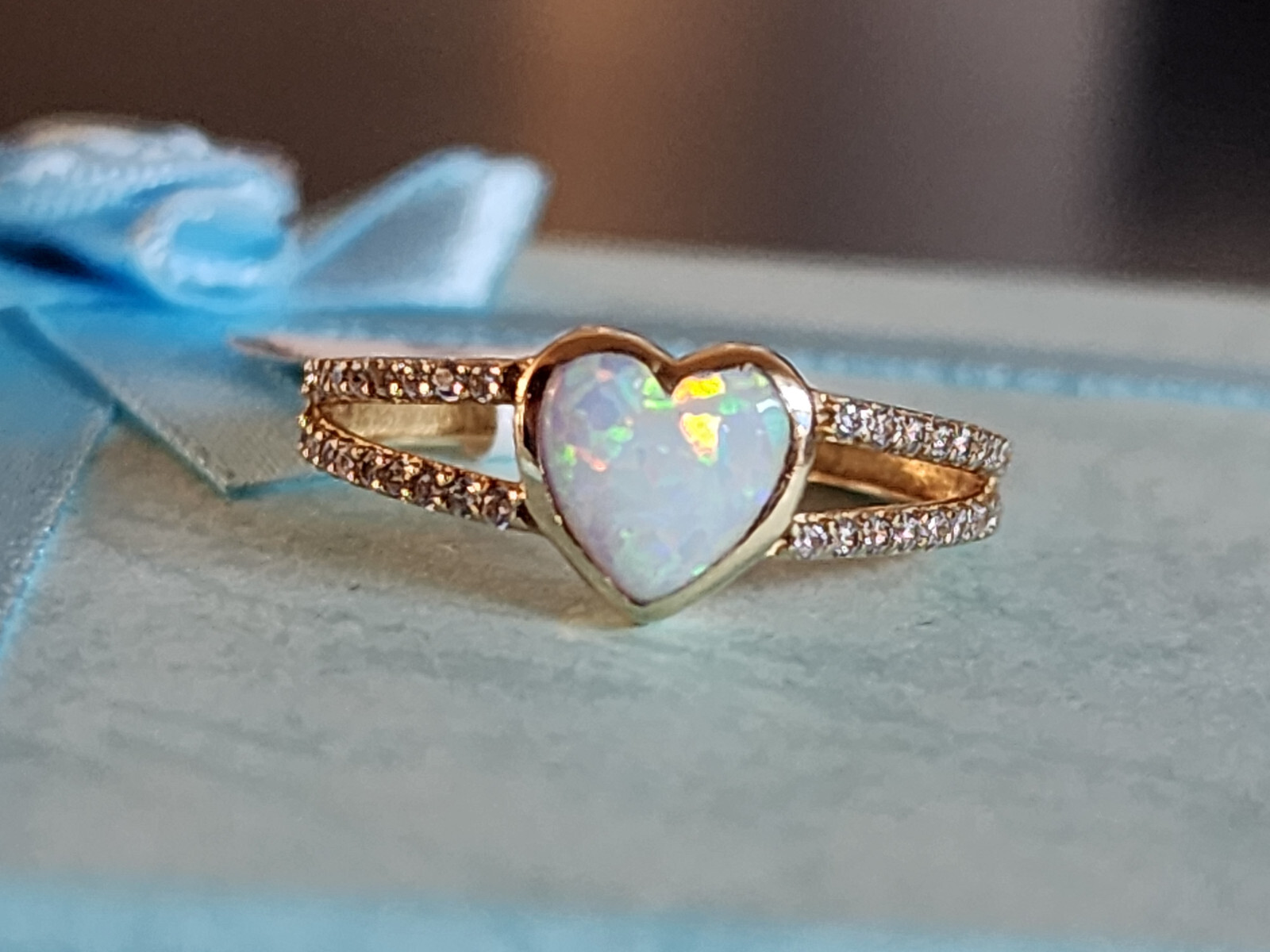 14K Gold Ring Pearl Heart for Women New Condition (Box included w/ retail tag)
