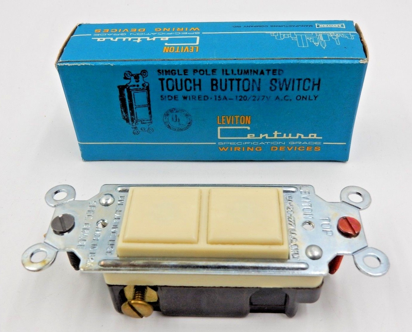 LEVITON CENTURA SINGLE POLE ILLUMINATED SWITCH 15A_120/277 VAC ~ P/N 59511-IV