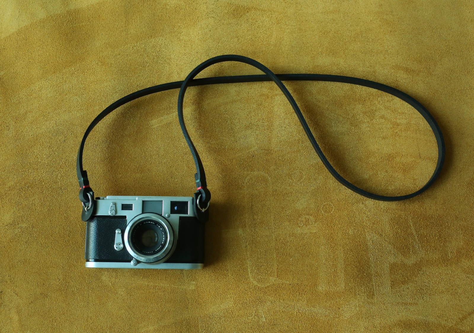 Windmup Stealth Black | Handmade Thick Leather Camera Strap