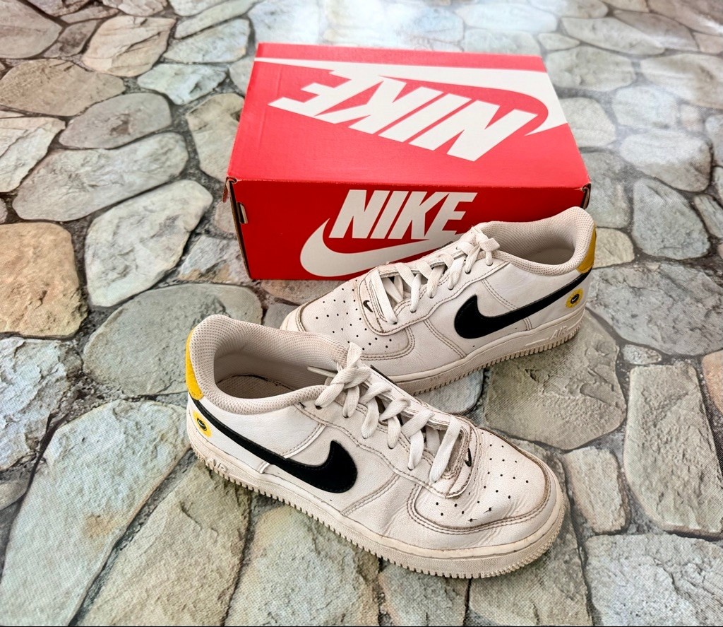 “HAVE A NIKE DAY” SNEAKER-SIZE 4.5