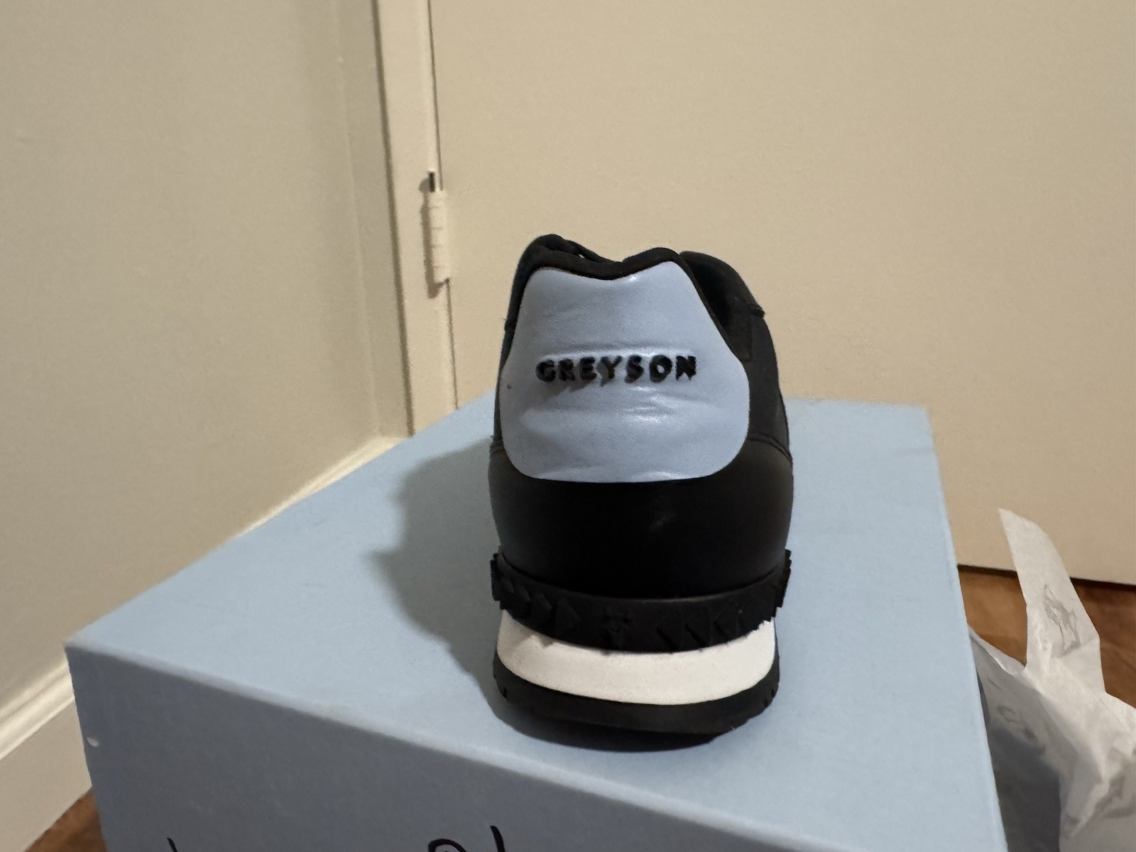 NIB Greyson Coy wolf Runner Golf Shoes Comfy