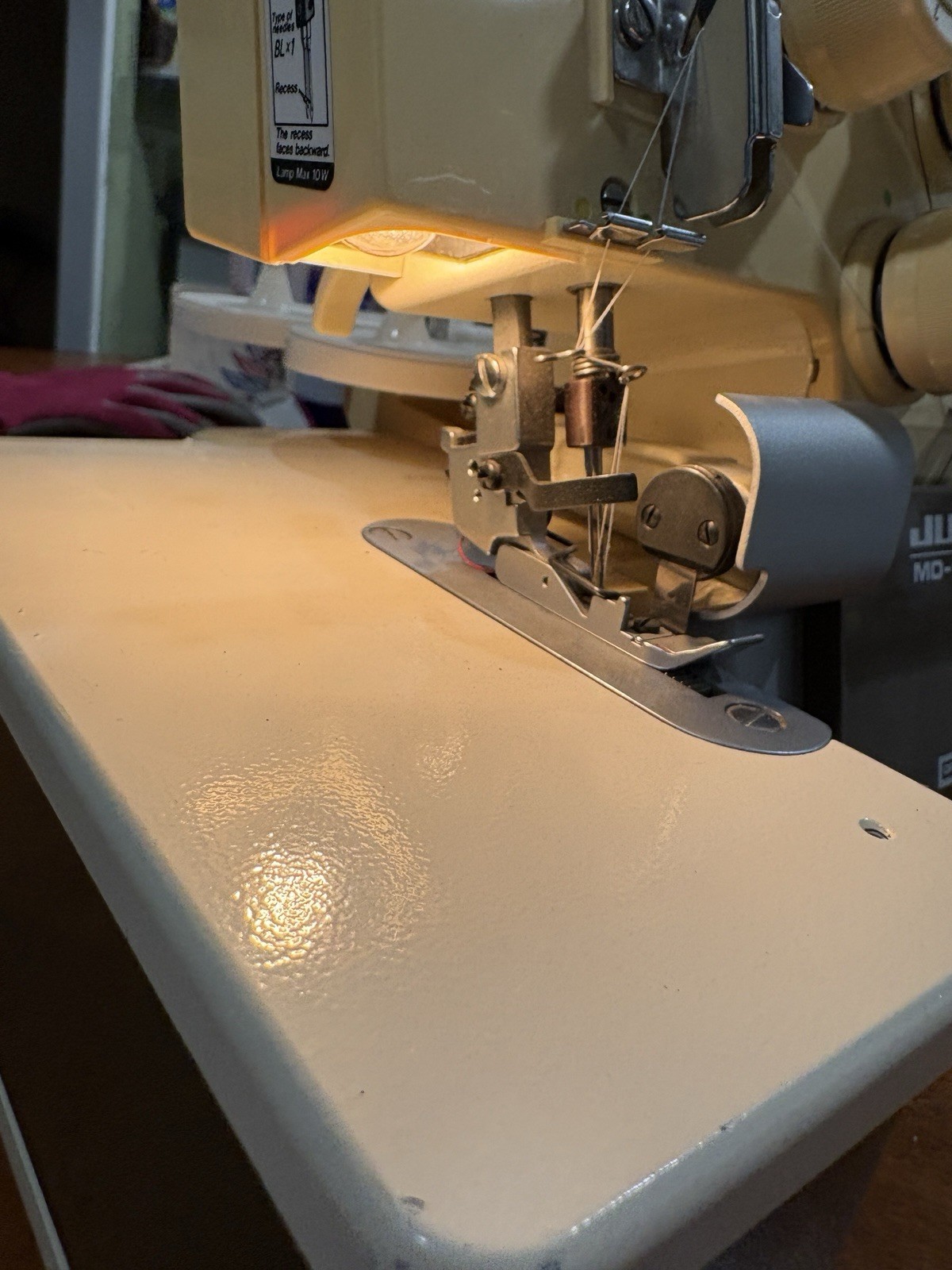 Juki MO-134 Serger Sewing Machine 4 Thread Overlock w/ Foot Pedal Tested Works