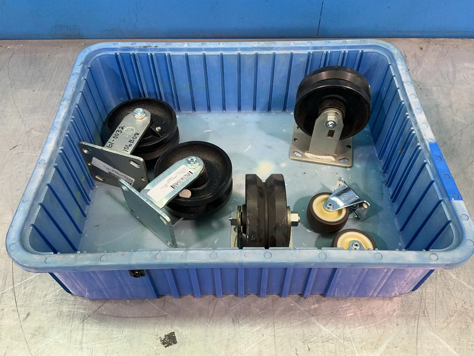 CASTERS