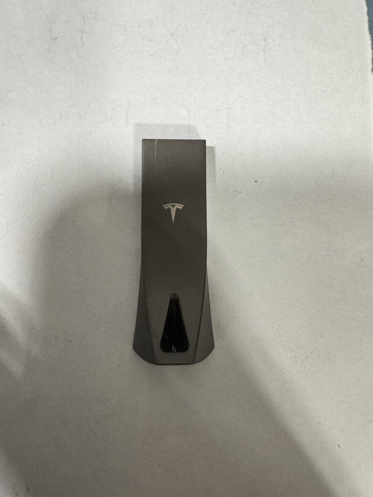 Tesla 128GB USB 3.1 Flash Drive, Gray, Removable, Vehicle Compatible