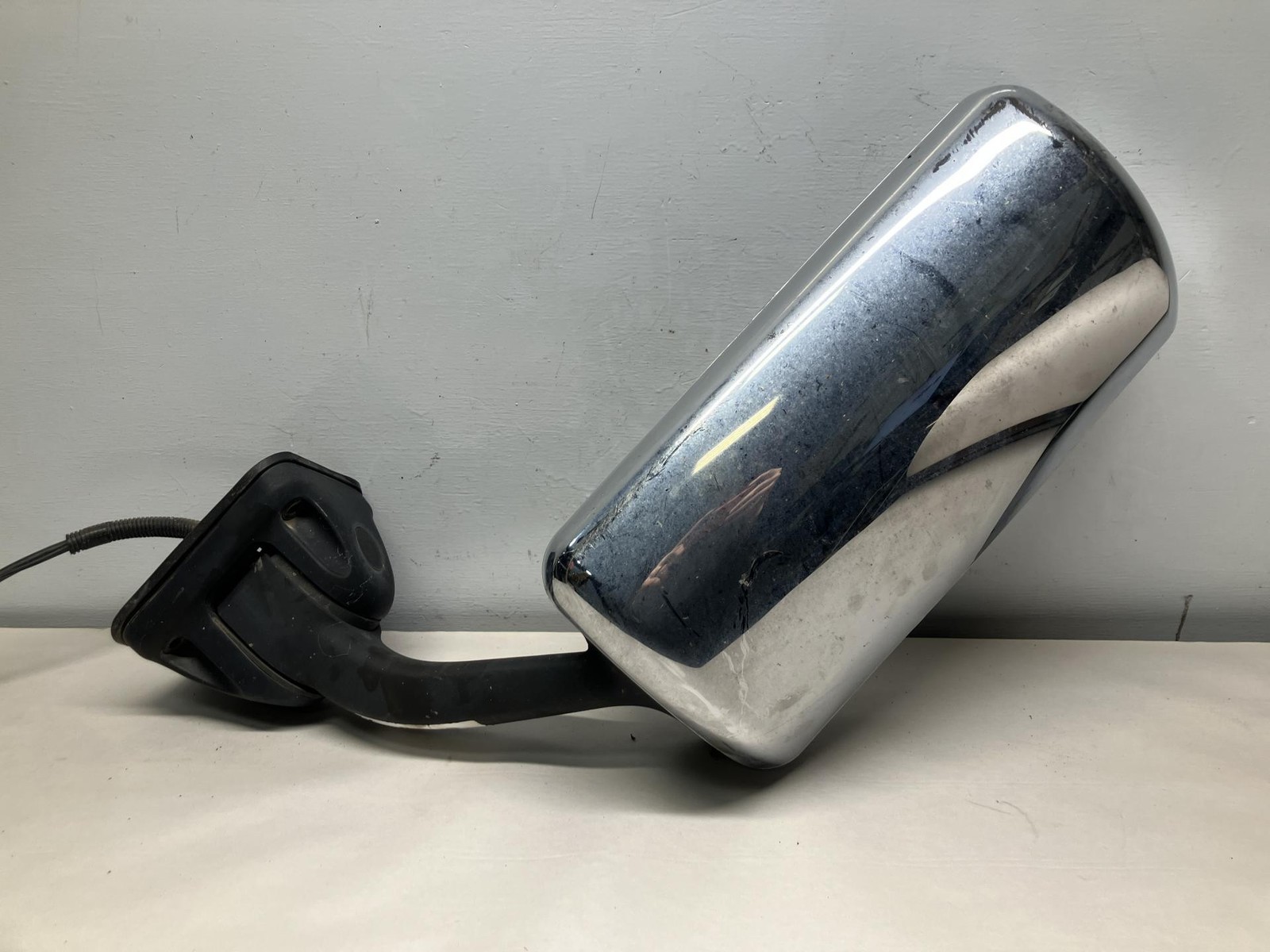 2014-2020 Freightliner CASCADIA POLY/CHROME Left/Driver Door Mirror - Used