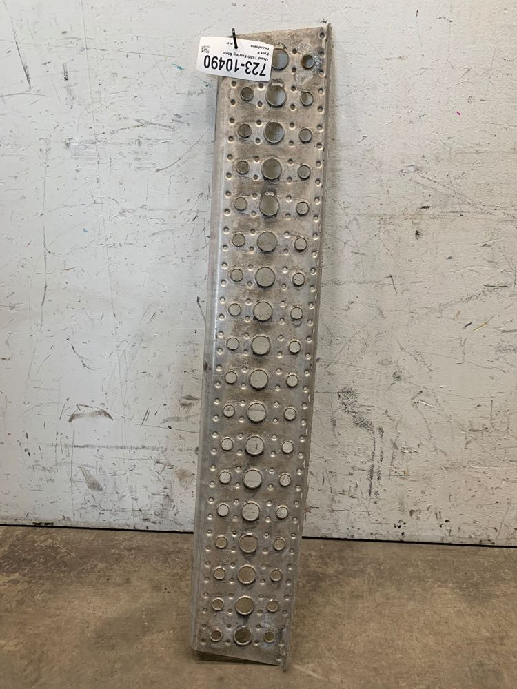 Step for Kenworth T660 (723-10490)