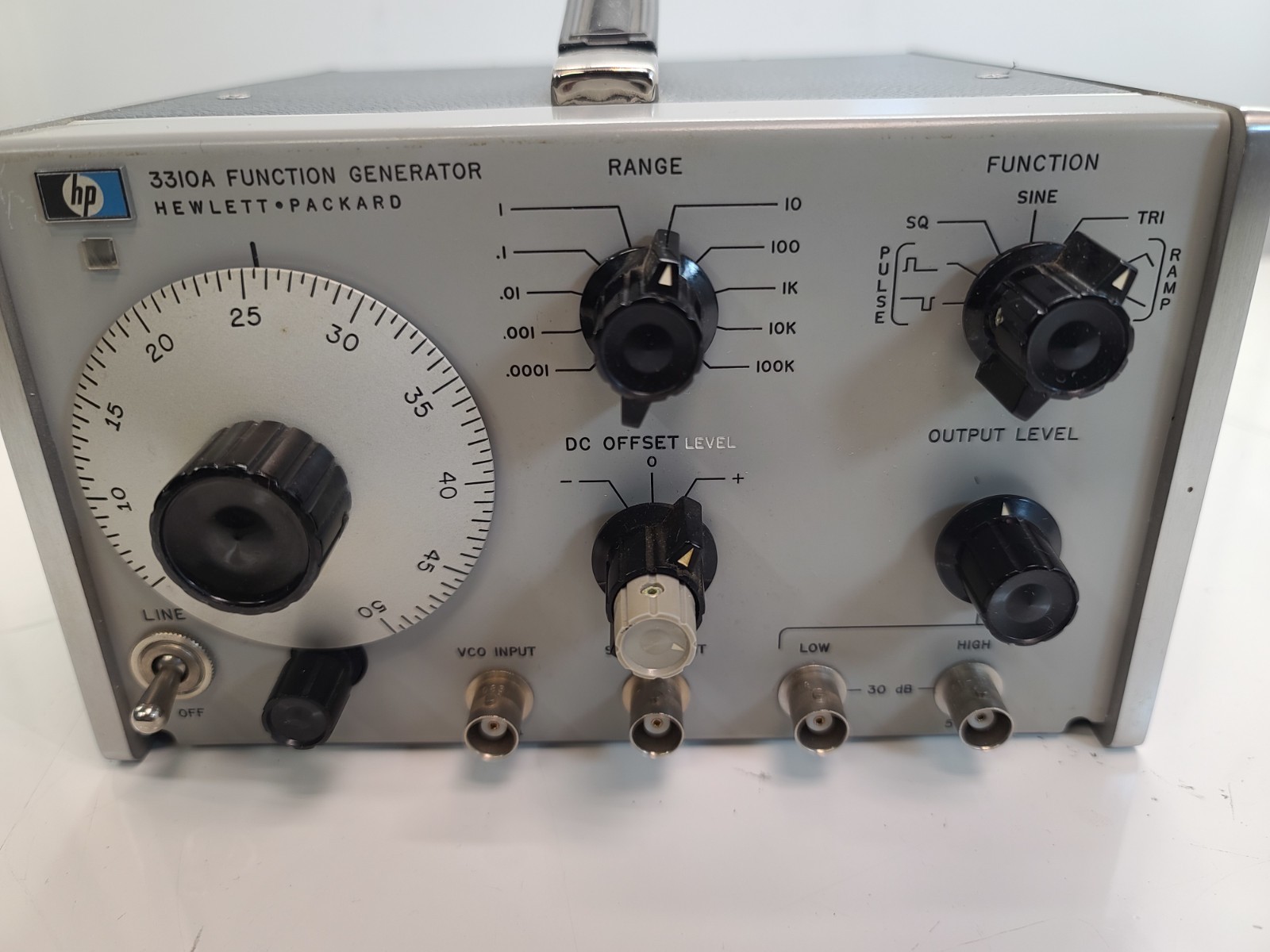 Hewlett Packard 3310A Function Generator