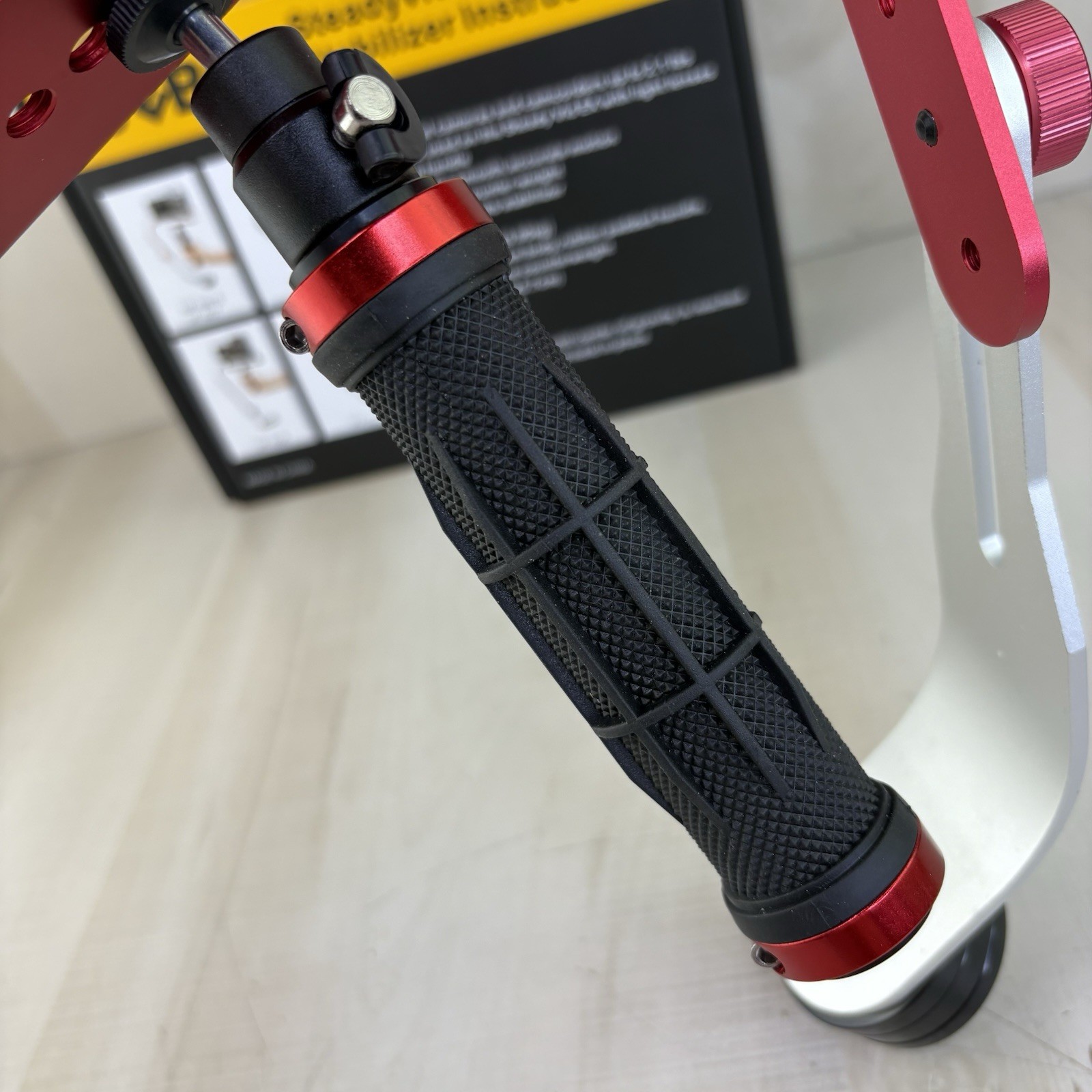 DEBO Steadyvid EX Stabilizer for Digial Camera/Camcorder NEW Red