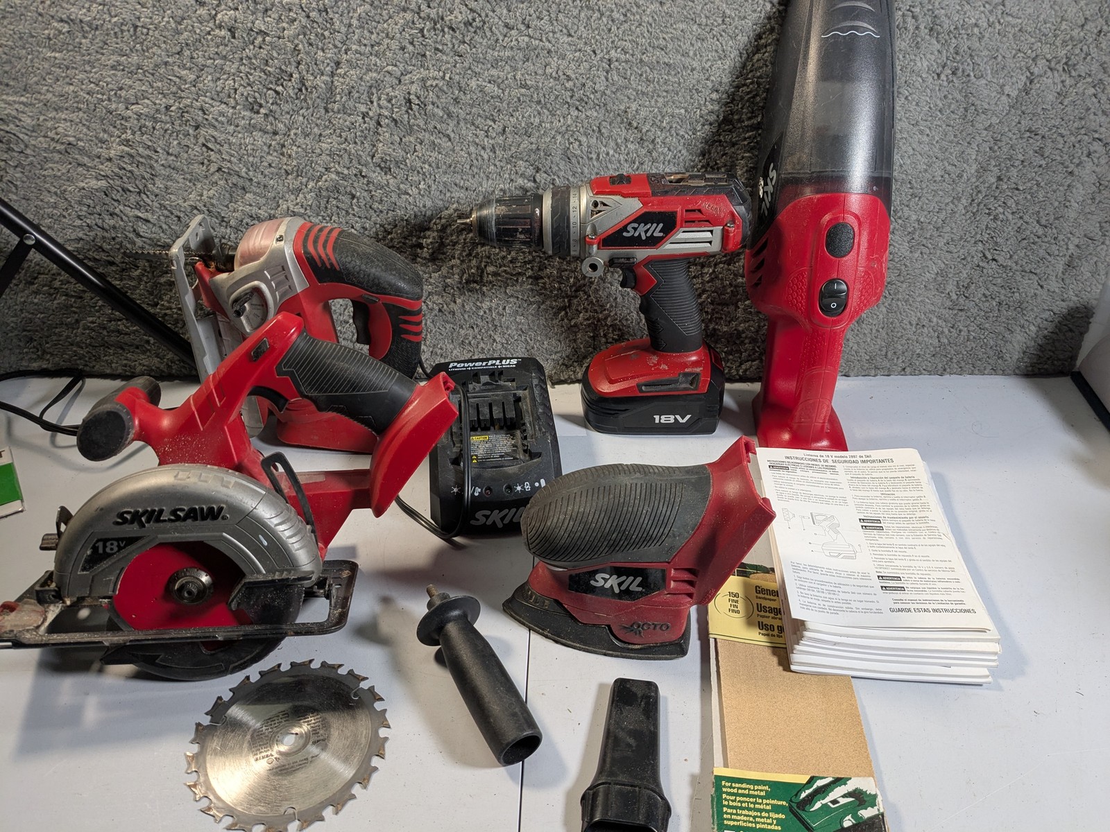 Combo LOT Skil 18V Cordless Tools Drill Saw Sander Vac Light Charger Bag